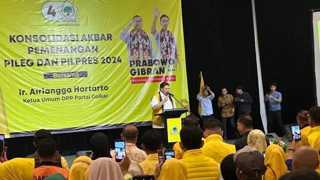 Ketua Umum (Ketum) Partai Golkar Airlangga Hartarto di Cirebon, Jawa Barat, Rabu (24/1/2024).
