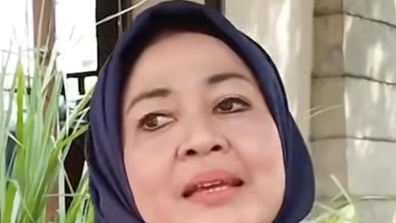 Potret Rano Karno dan Istrinya, Dewi Indriati