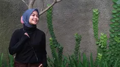 Tantri Kotak memang baru saja berhijrah dan memutuskan untuk memakai hijab. (instagram/tantrisyalindri)