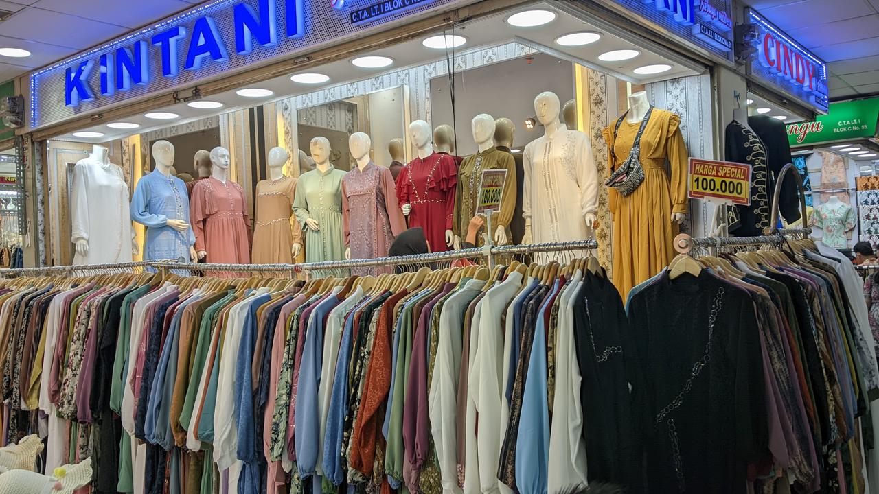 5 Rekomendasi Bahan Gamis yang Aman & Nyaman Dipakai Silaturahmi Seharian saat Lebaran
