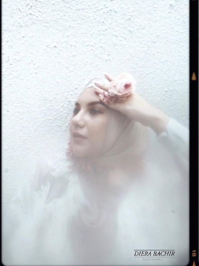 6 Potret Maternity Virtual Irish Bella, Curi Perhatian