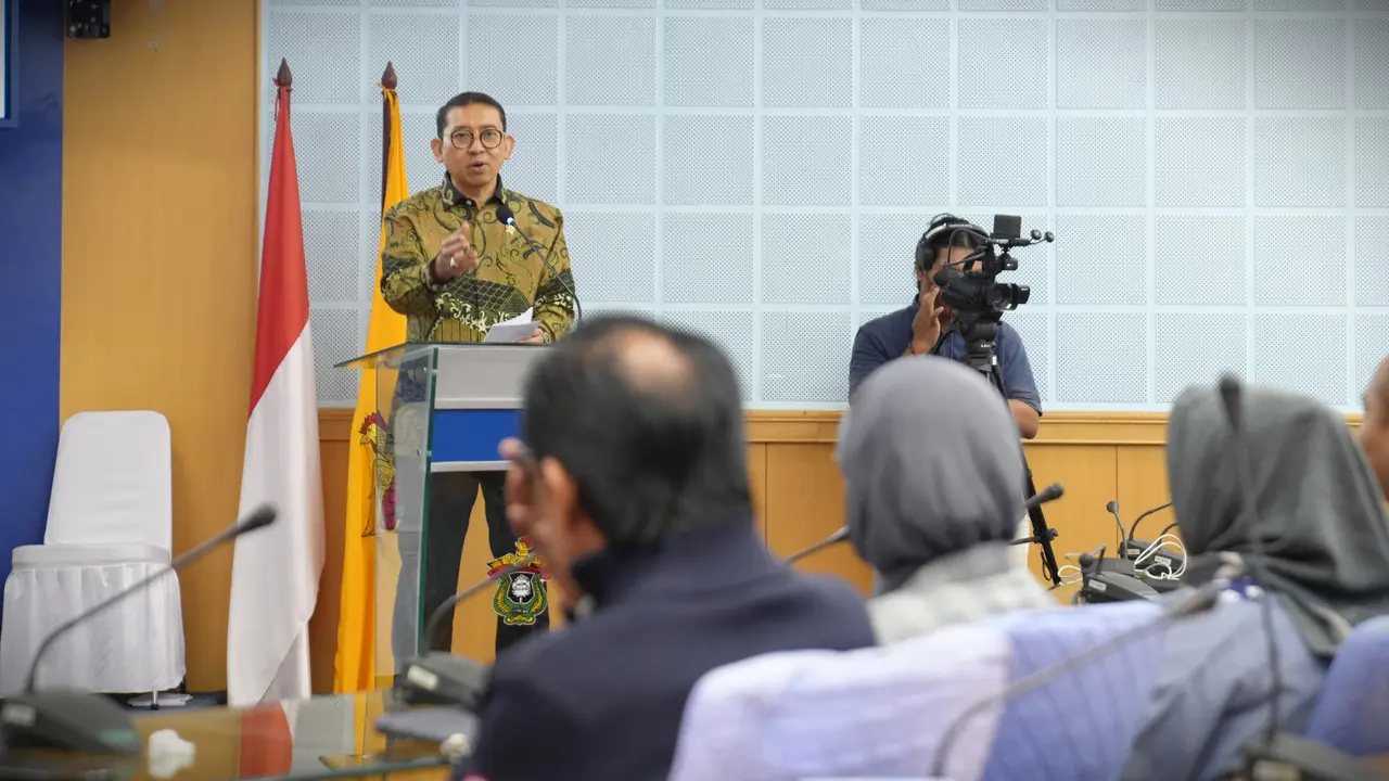 Menteri Kebudayaan Fadli Zon dalam acara "Bincang Budaya Universitas Kebudayaan" hasil kerja sama Kementerian Kebudayaan dengan Universitas Hasanuddin (UNHAS) di Makassar.