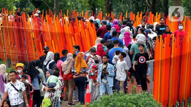 Akhir Pekan, Masyarakat Serbu Taman Tebet Eco Park