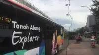 Bus Transjakarta siap mengantar pengunjung ke Tanah Abang. (Liputan6.com/Delvira Chaerani Hutabarat)