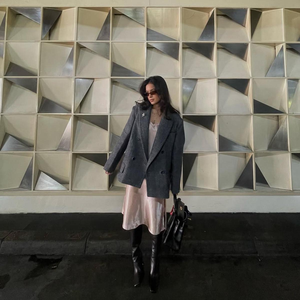 Potret Eva Celia Mix and Match Penampilan Ini Curi Perhatian