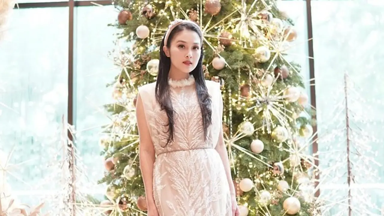 7 Potret Persiapan Sandra Dewi dan Keluarga Sambut Natal, Beli Langsung Dari Amerika