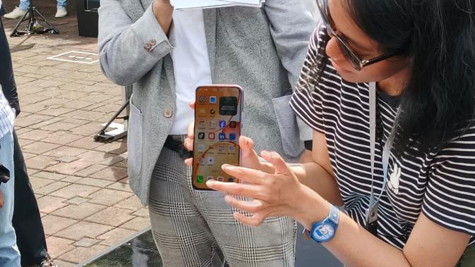 <p>Hasil uji dengan mencelupkan ke beberapa cairan. (Liputan6/Arief Ferdian Maulana)</p>