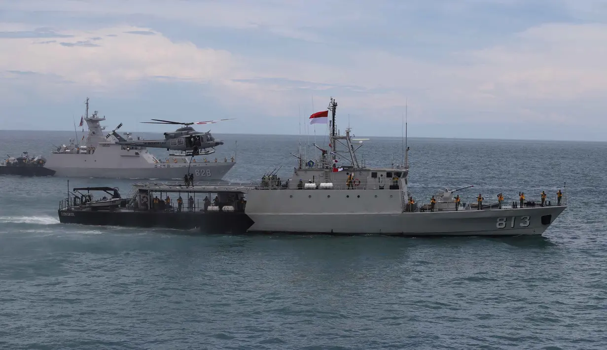 Jelang peringatan Hari Ulang Tahun (HUT) ke-80 Tentara Nasional Indonesia (TNI), TNI Angkatan Laut menggelar parade kapal perang dan simulasi penyergapan saat Sailing Pass atau Parade Kapal Perang di perairaan Teluk Jakarta, Kamis (2/10/2025). (Foto: Istimewa)