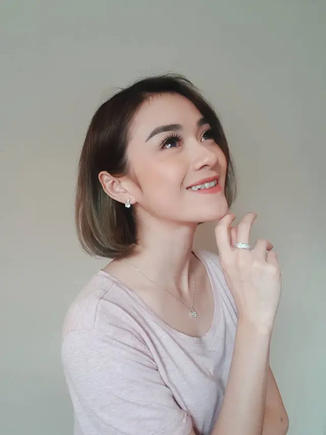 6 Potret Dara The Virgin dengan Berbagai Warna Rambut, Curi Perhatian