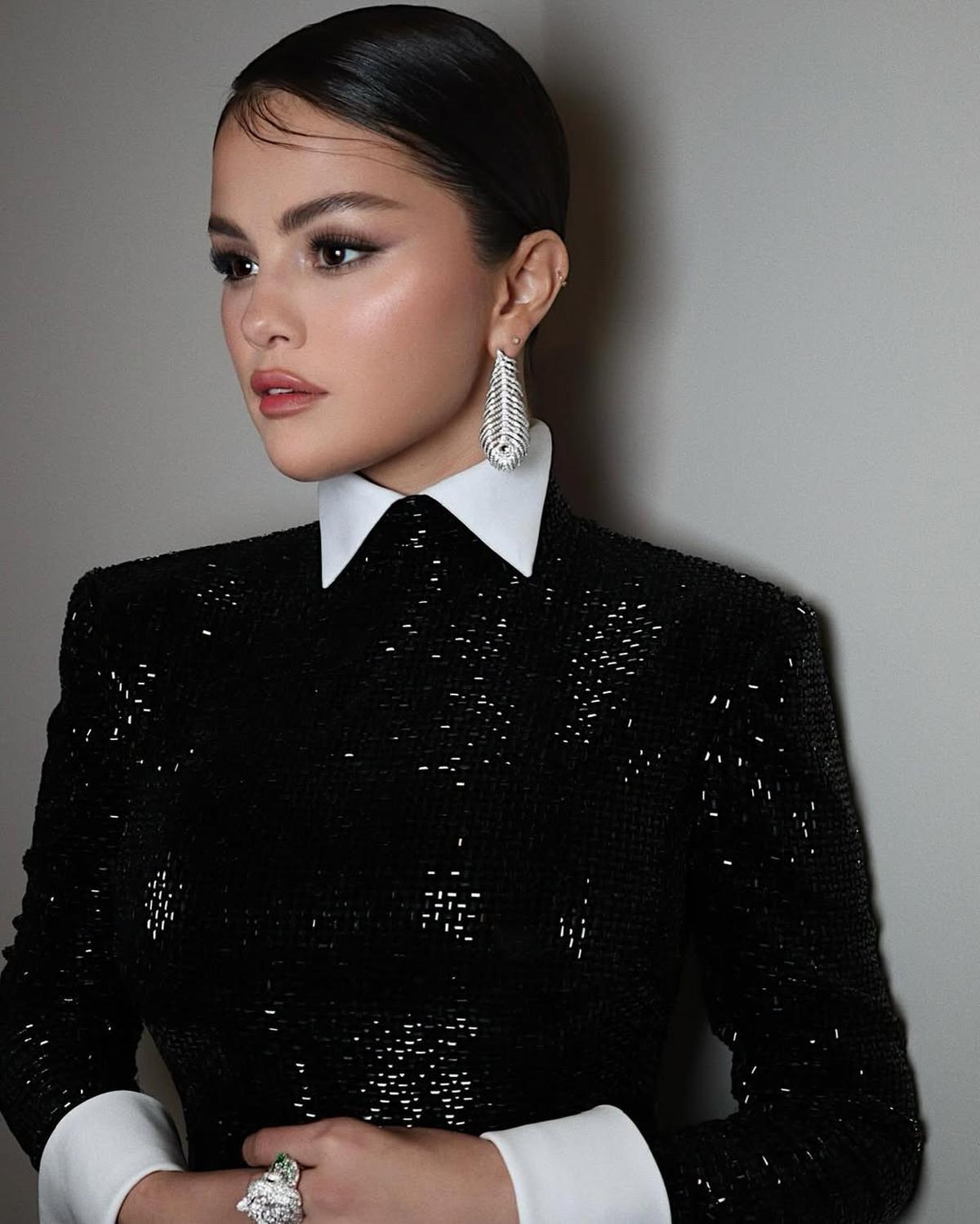 Selena Gomez Resmi Dilamar Benny Blanco di Tanggal Cantik, Cincin Berlian Jadi Sorotan