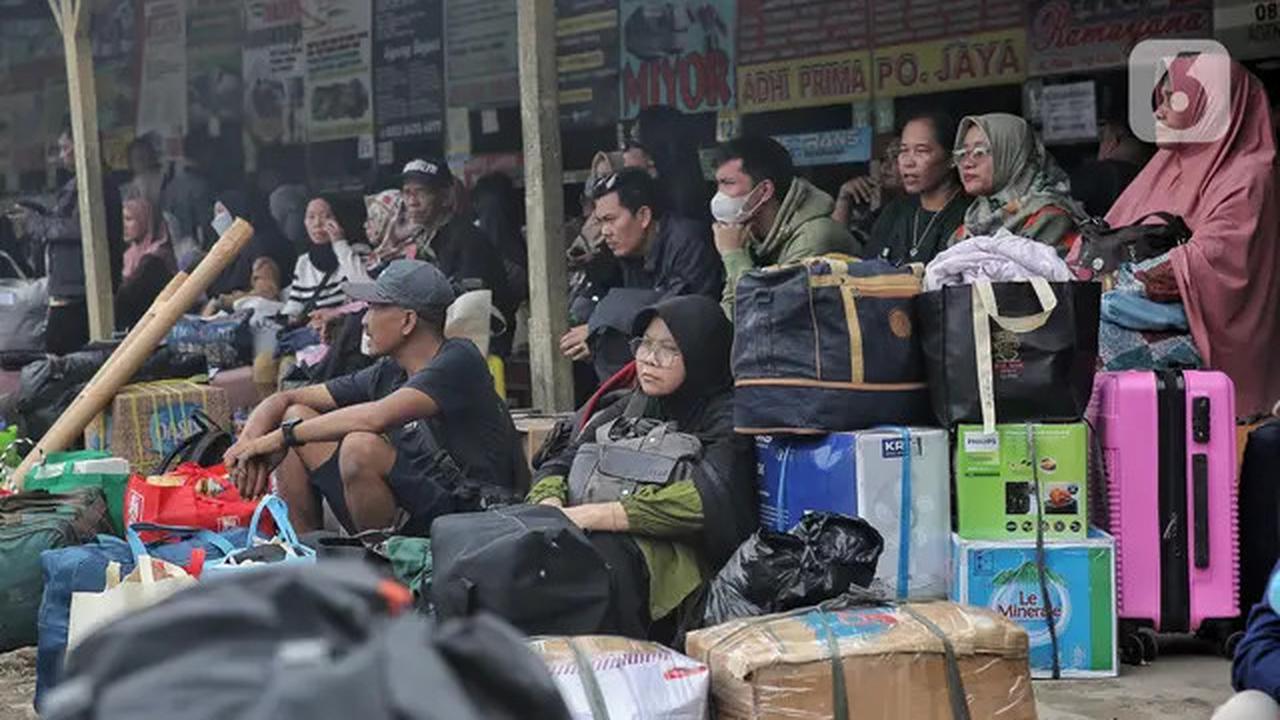 H-5 Lebaran 2025, Calon Pemudik Padati Terminal Bayangan Pondok Pinang Jakarta