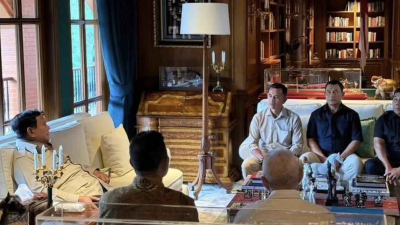 Prabowo Subianto Gelar Silaturahmi Hangat dengan Mantan Ajudan dan Pengawal Era Kostrad-Kopassus