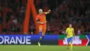 Selebrasi Arjen Robben usai membobol gawang Swedia pada kualifikasi Piala Dunia 2018 grup A di Amsterdam Arena, Amsterdam (10/10/2017). Belanda menang 2-0 . (AP/Peter Dejong)