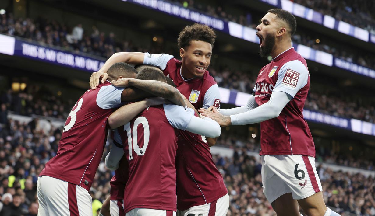 Sepasang gol dari Aston Villa dicetak oleh Emiliano Buendia dan Douglas Luiz. (AP Photo/Ian Walton)