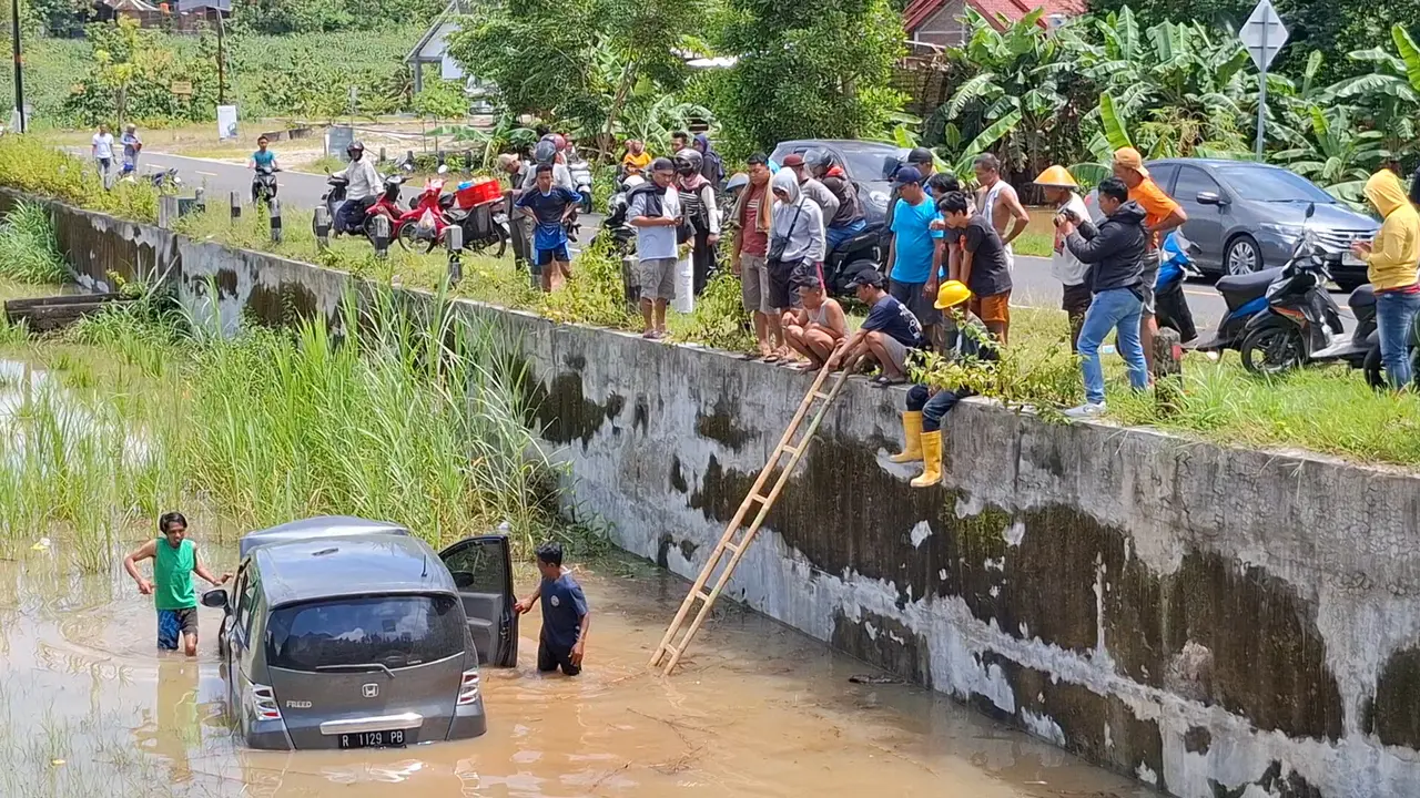 Kecelakaan Mobil