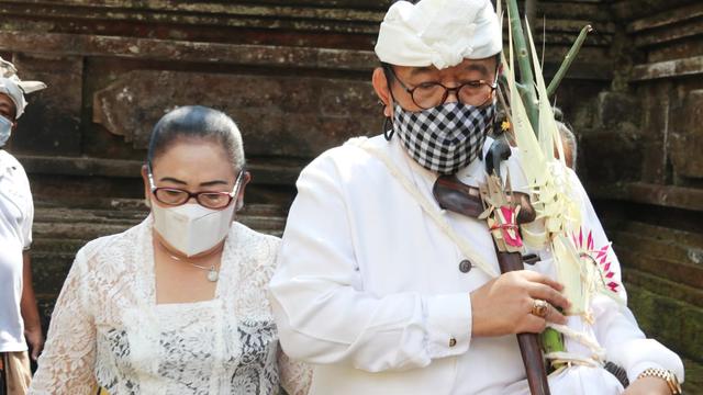 Mengintip Upacara Karya Pujawali bersama Wagub Bali