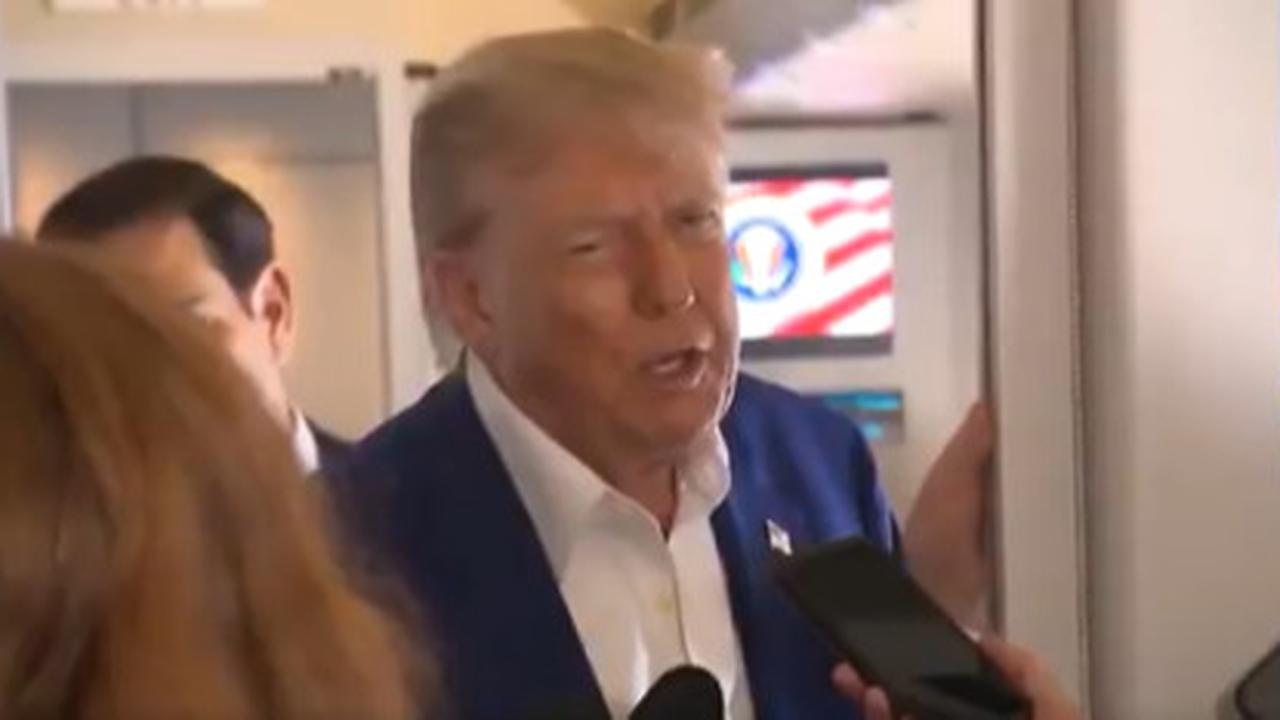 Donald Trump Mencla-mencle, Kemarin Desak Rezim Iran Diganti, Sekarang Balik Menolak