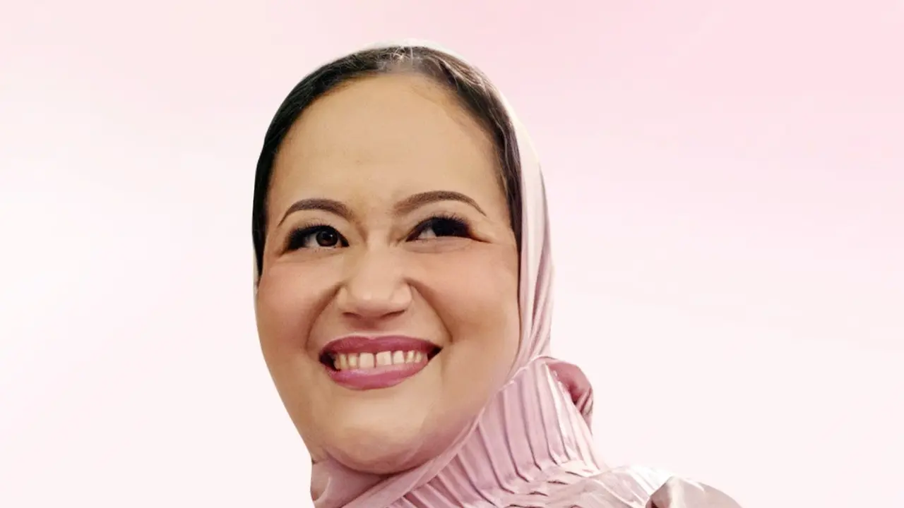 Amira Ganis.