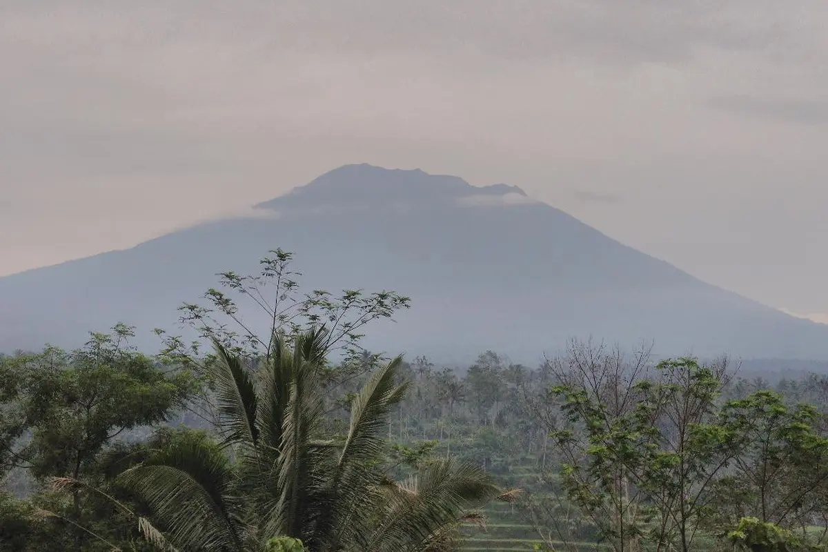 Gunung Agung erupsi lagi