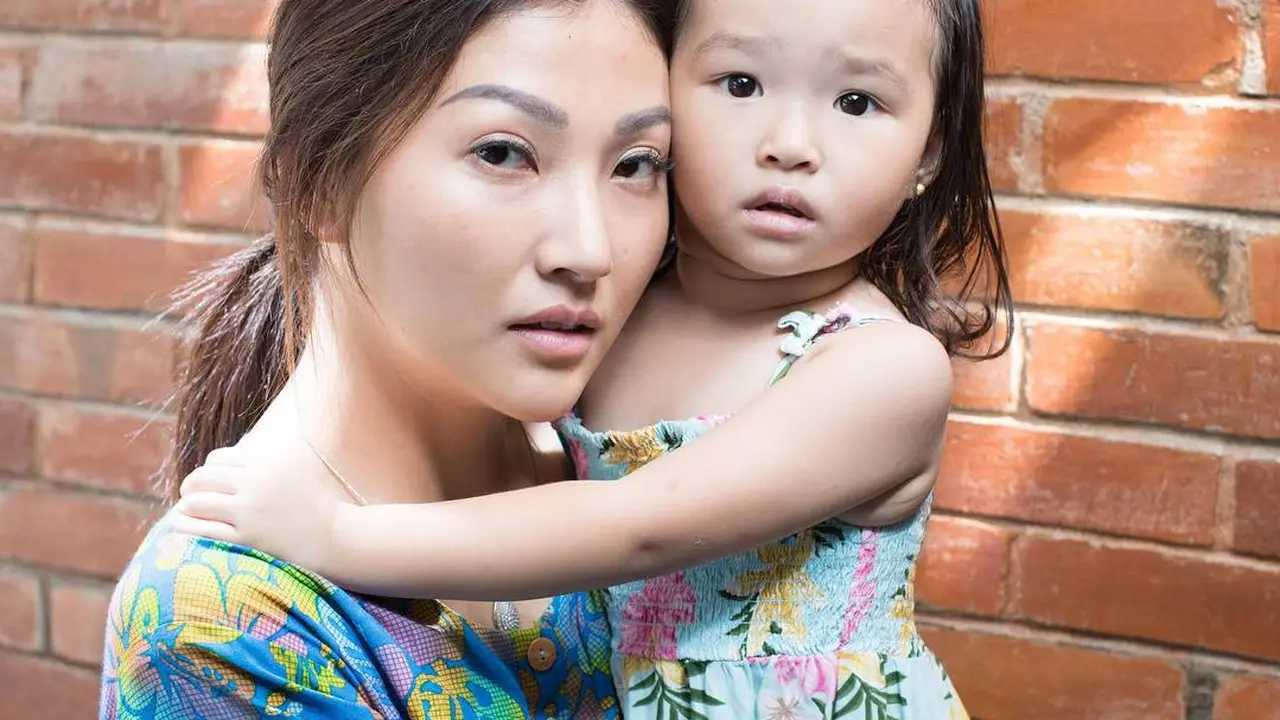[Bintang] Walau Sering Pakai Daster, Sarwendah Tak Lupa Pakai Makeup Ini