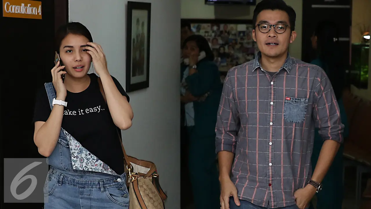 Tya Ariestya dan Irfan Ratinggang