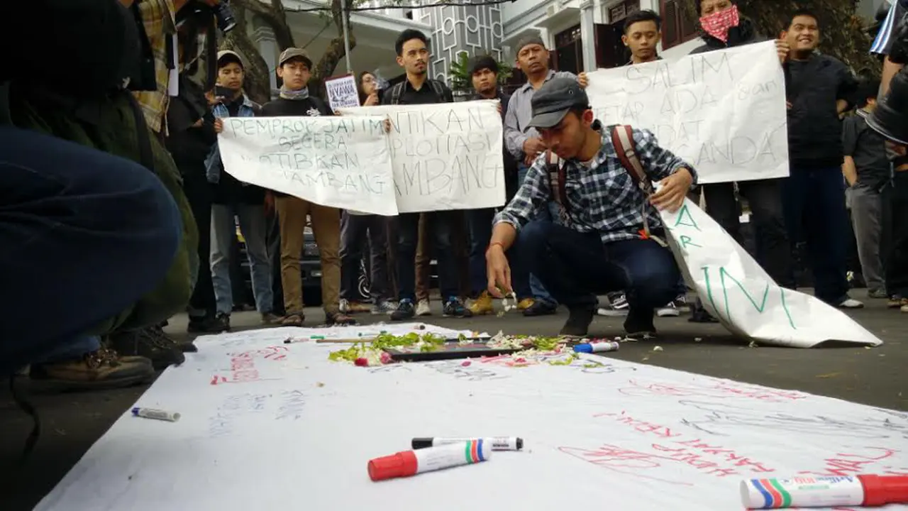 Polisi Diminta Tangkap Dalang Pembunuhan Petani di Lumajang
