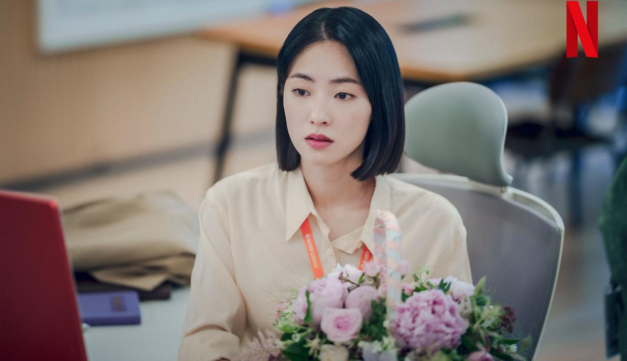 Saat ditanya bagaimana dia memerankan dua karakter berbeda, Yeo Been pun memberi penjelasan. "Yang terpenting adalah kepercayaan. Saat menjadi Min Ju saya berpikir diri saya benar-benar Min Ju, begitu juga saat menjadi Jun Hee." (Foto: Instagram/ netflixkr)