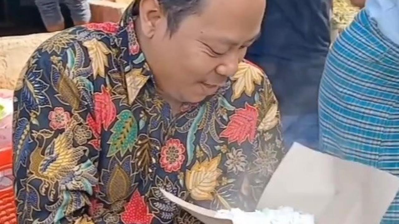 Viral Momen Pria Asal Jawa Kondangan Ala Batak, Kaget dengan Makanan yang Disajikan