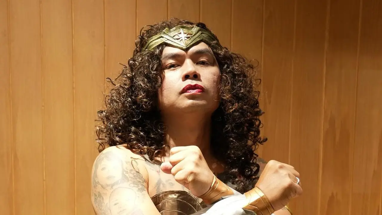 Wendi Cagur pakai kostum Wonder Woman (Instagram/wendicagur)