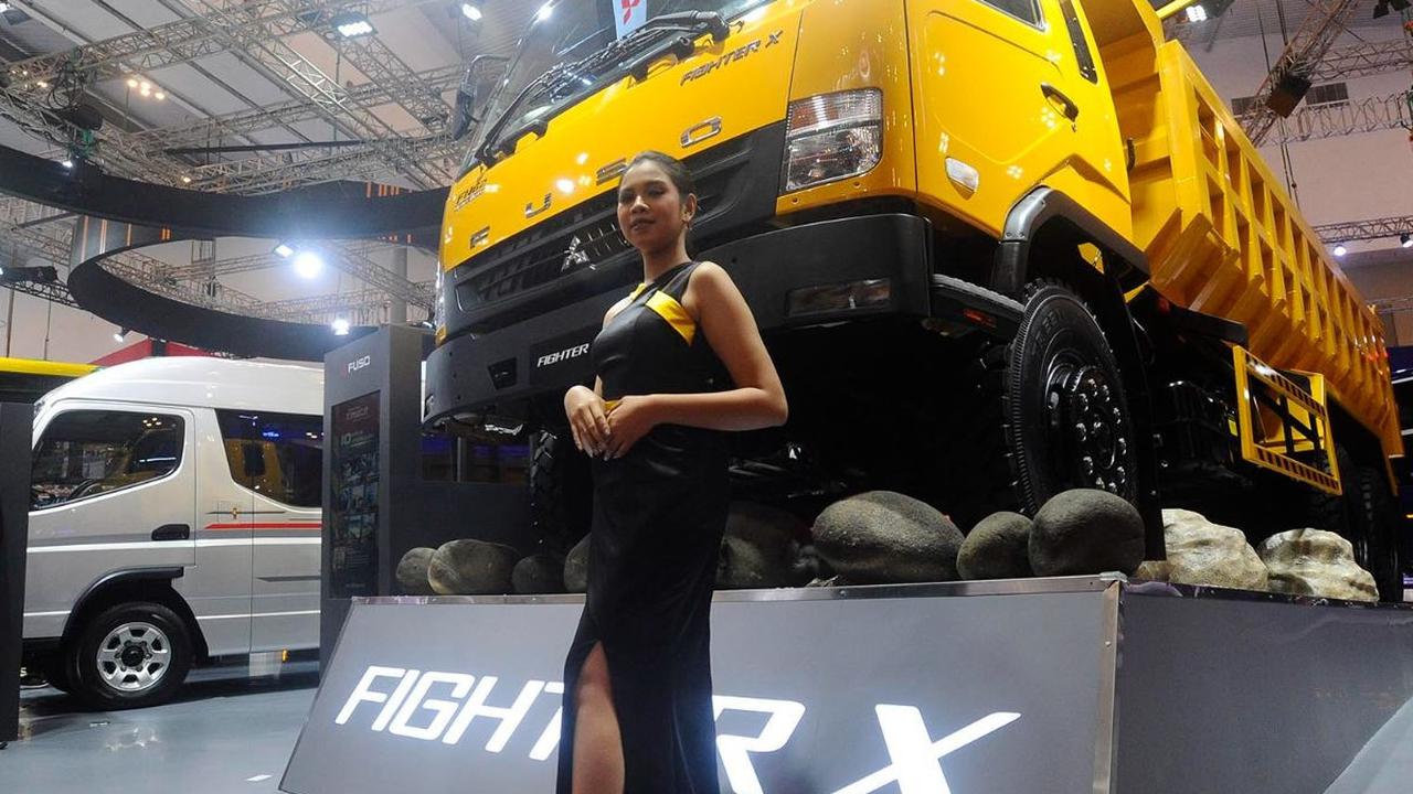 PT. Krama Yudha Tiga Berlian Motors (KTB), selaku agen pemegang merek (APM) Mitshubishi Fuso di Indonesia, turut meramaikan pameran otomotif GAIKINDO Indonesia Indonesia Internasional Auto Show (GIIAS) 2023 di Indonesia Convention Exhibition (ICE) BSD Cit