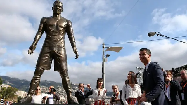 Patung Cristiano Ronaldo