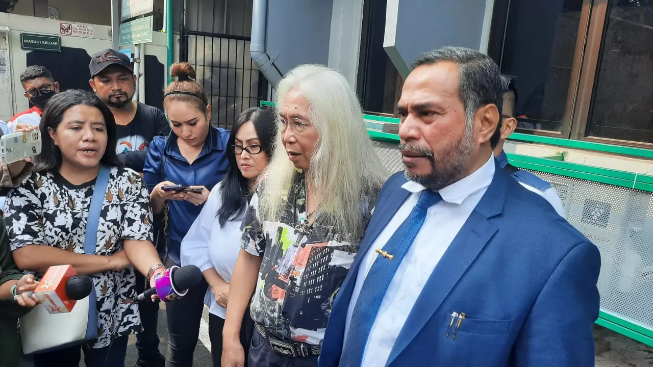 Bukan Rp 100 M, Gideon Tengker Gugat Harta Gana-Gini Rieta Amilia Rp 300 M