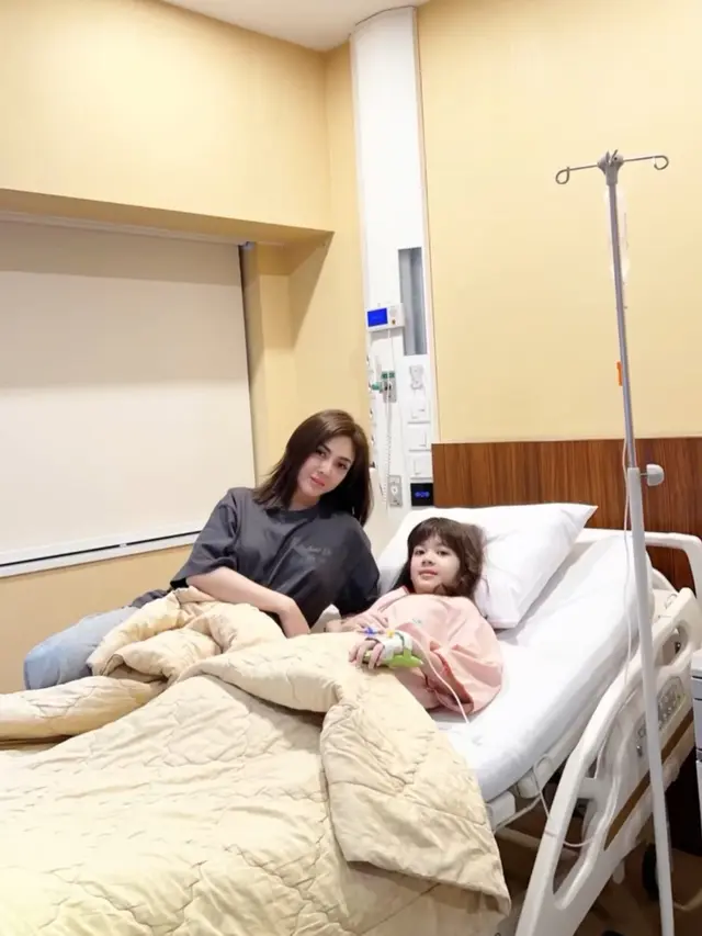 Dhena Devanka dan Anak