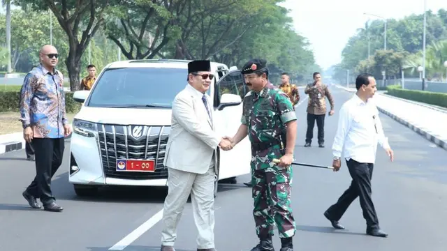 Menteri Pertahanan Prabowo Subianto bertemu Panglima TNI Marsekal TNI Hadi Tjahjanto di Mabes TNI, Cilangkap, Jakarta. (Istimewa)