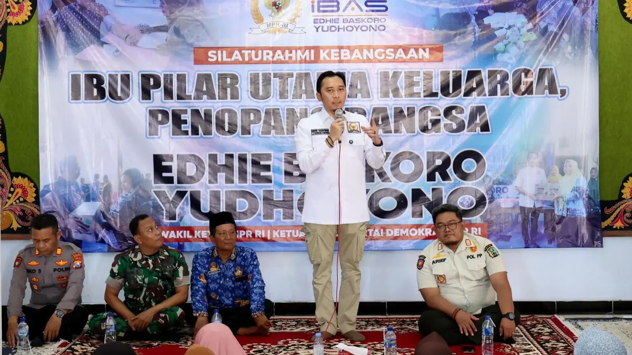 Wakil Ketua MPR RI, Edhie Baskoro Yudhoyono (Ibas), menggelar Silaturahmi Kebangsaan dan Sosialisasi 4 Pilar MPR RI bertema “Ibu Pilar Utama Keluarga, Penopang Bangsa” bersama warga Desa Sukowidi di Kabupaten Magetan (Istimewa)