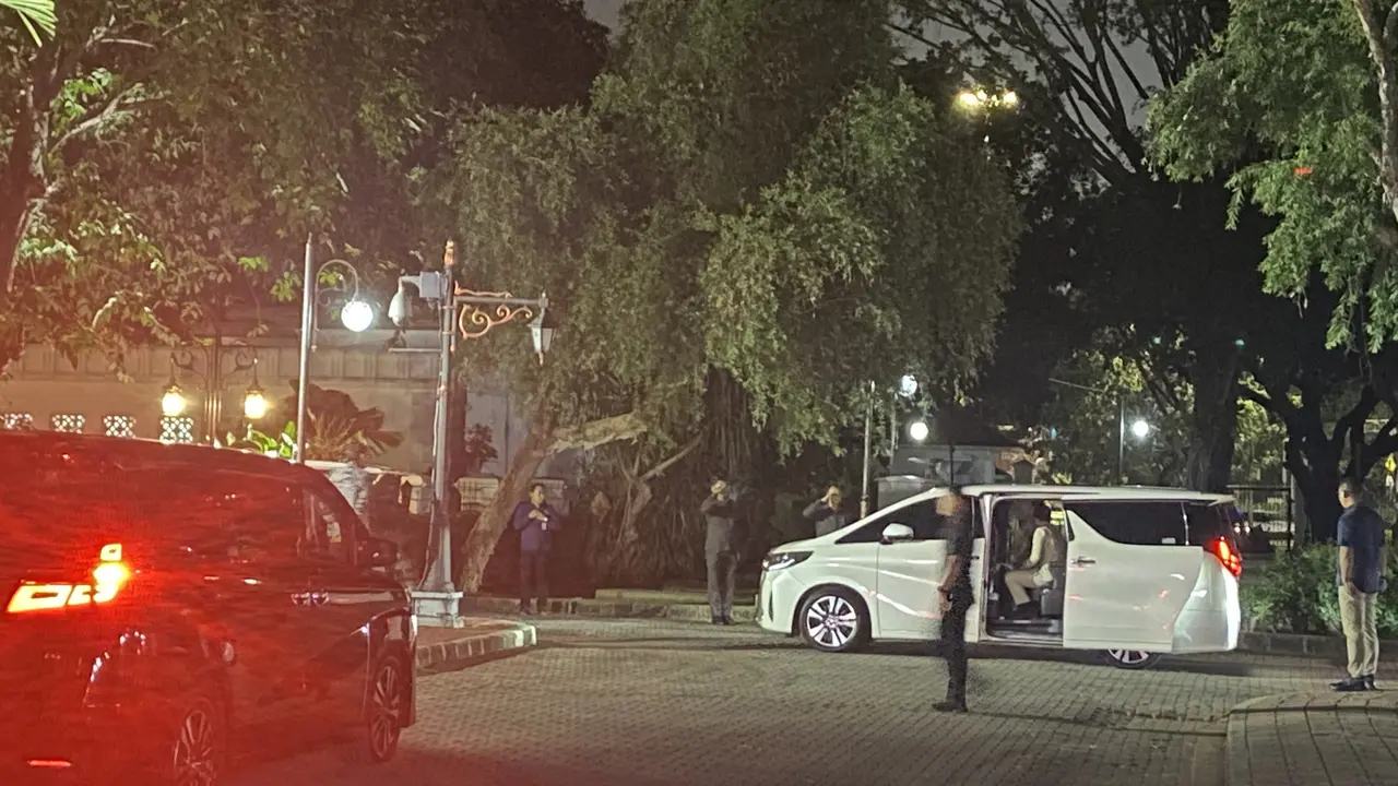 Sejumlah ketua umum partai koalisi pendukung pemerintahan Jokowi-Ma’ruf tiba di Istana Kepresidenan Jakarta.