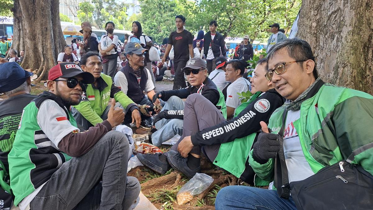 Keluh Kesah Farid di Hari Buruh: Biasa Bidik Argo Jumbo Berujung Kena Potong Aplikator Ojol  #Bisnis