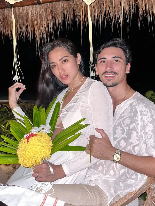[Fimela] Jessica Iskandar dan Vincent Verhaag