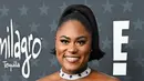 Danielle Brooks memilih kalung emas putih 18 karat yang dihiasi tujuh safir dengan total 65,40 karat serta 126,04 karat berlian, anting emas putih 18 karat dengan 4,05 karat berlian, cincin emas putih 18 karat dengan berlian 5,01 karat dan 0,90 karat berlian, serta cincin emas putih 18 karat lainnya dengan berlian 5,10 karat dan 1,09 karat berlian, seluruhnya dari koleksi Haute Joaillerie. [Chopard]