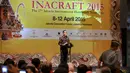Presiden Joko Widodo menghadiri pembukaan Pameran Kerajinan Khas Indonesia - Inacraft 2015 di Balai Sidang Jakarta, Rabu (8/4/2015). Inacraft 2015 ke-17 diikuti 1.600 perusahaan dan berlangsung hingga 12 April mendatang. (Liputan6.com/Faizal Fanani)