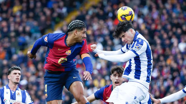 Foto: Pesta Gol ke Gawang Real Sociedad, Barcelona Kembali ke Puncak Klasemen Liga Spanyol