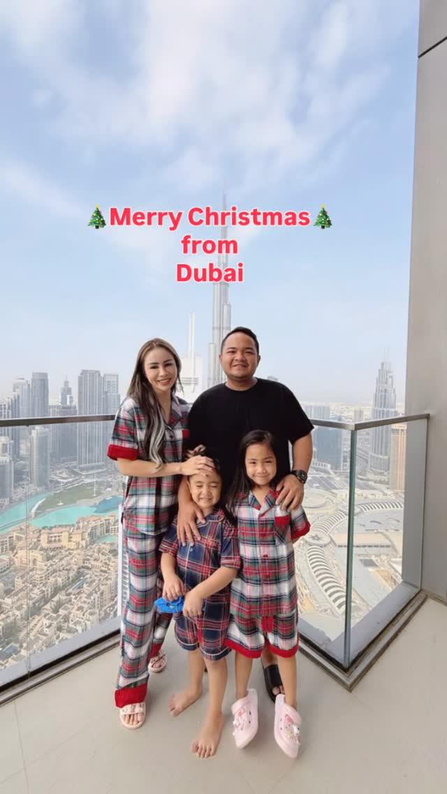 Momo merayakan libur Natal 2025 di Dubai. (dok. Instagram @therealmomogeisha/https://www.instagram.com/p/DSr0rl4EZ9I/)