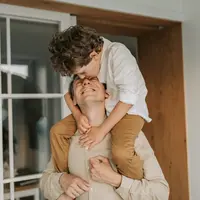 Sambut Hari Ayah Nasional, Havaianas menggandeng 10 ayah hebat dari berbagai latar belakang untuk menyampaikan pesan pengalaman mereka sebagai seorang ayah. (pexels/vlada karpovich).