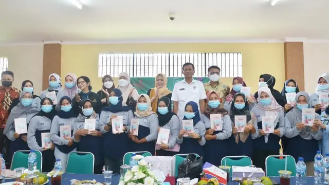 Jes Tanjung saat mengunjungi Lapas Wanita Sumbar