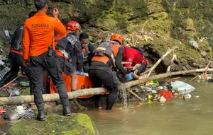 Pencarian Balita Berakhir Duka, Ditemukan Mengambang di Sungai Cicatih