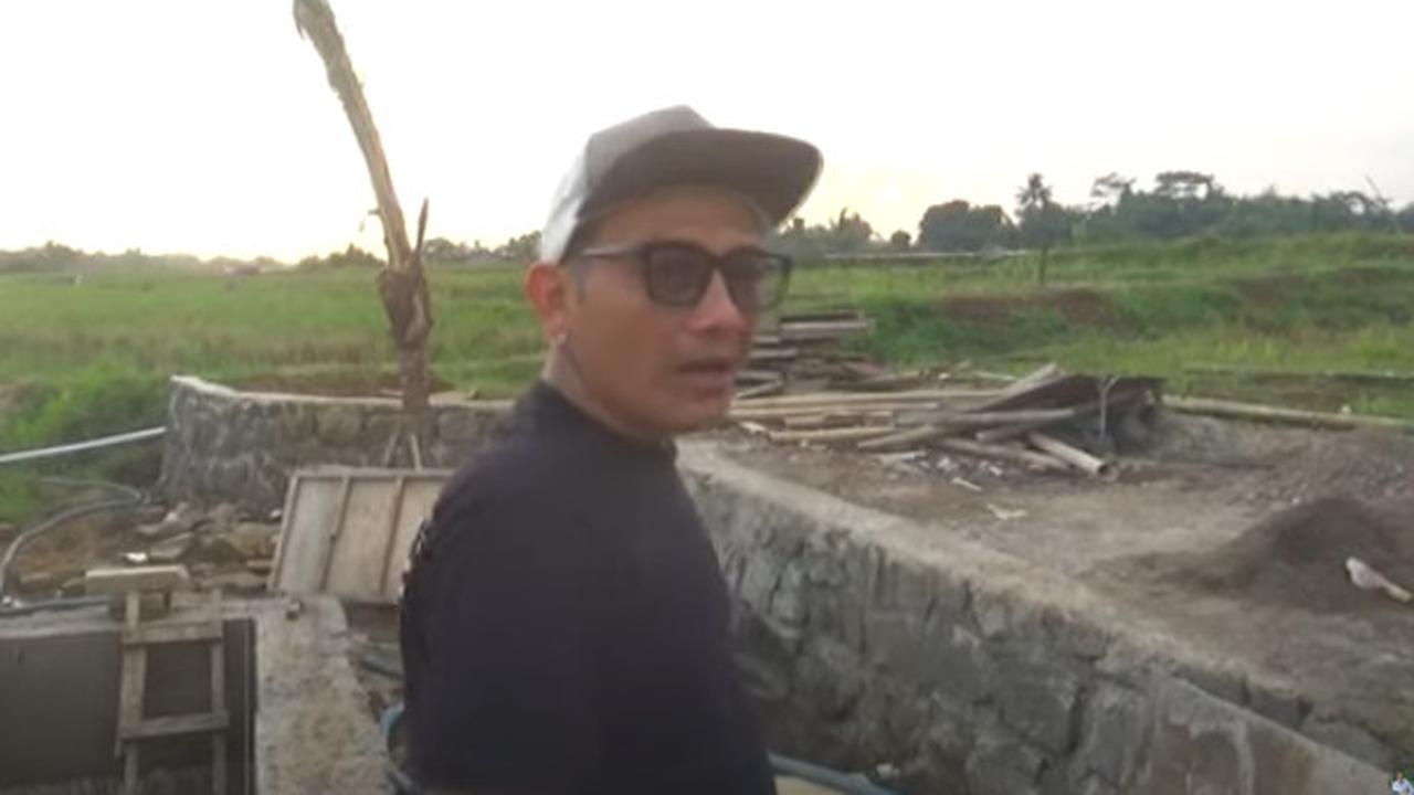Dikenal Tajir Melintir, Kades Hoho yang Tubuhnya Bertato Sedang Bangun Cafe dan Kolam Renang Buat Anak-anak Muda