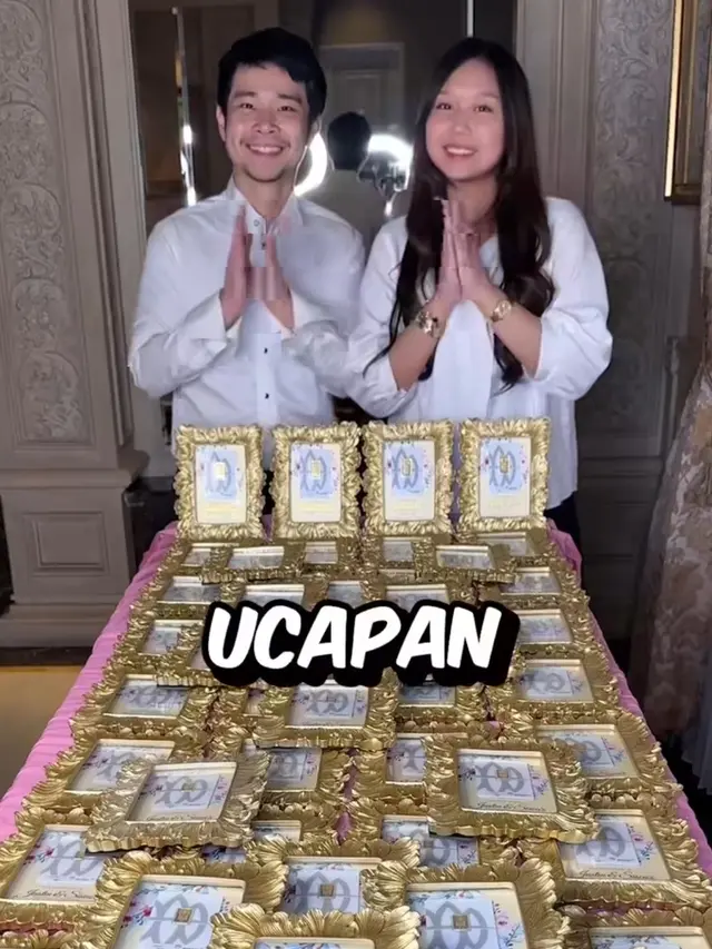 Jess dan Sisca Bagi-bagi Emas