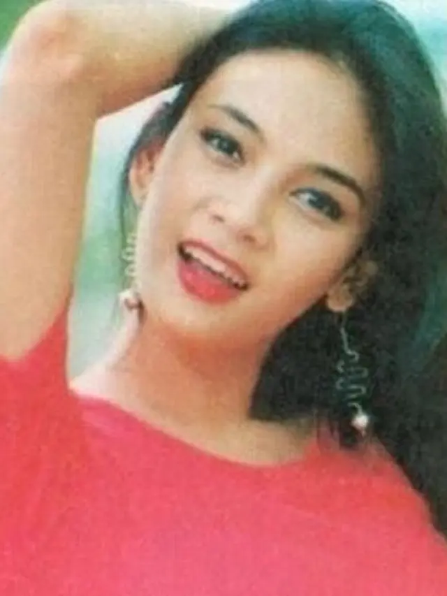 6 Potret Lawas Dian Nitami, Penampilannya Curi Perhatian