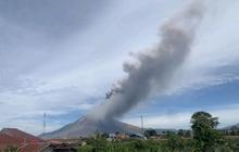 Gunung Sinabung Kembali Erupsi, Warga Dilarang Beraktivitas di Radius 3 Kilometer