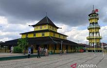 Masjid Shirathal Mustaqiem Samarinda: Kisah Ulama Ubah Kampung Maksiat Jadi Poros Ibadah Tertua
